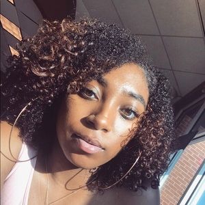 Meet your Posher, Kaila